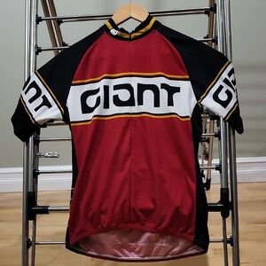 🇨🇦 Sugoi Medium Bike Shirt